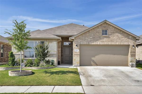 741 Blackhorse Trail, Fort Worth, TX 76247