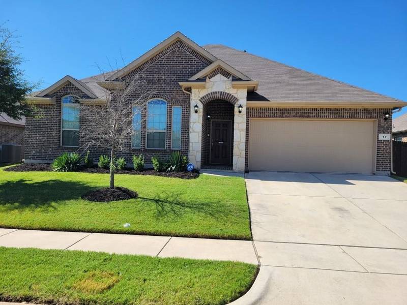 17 Mapleridge Drive, Edgecliff Village, TX 76134