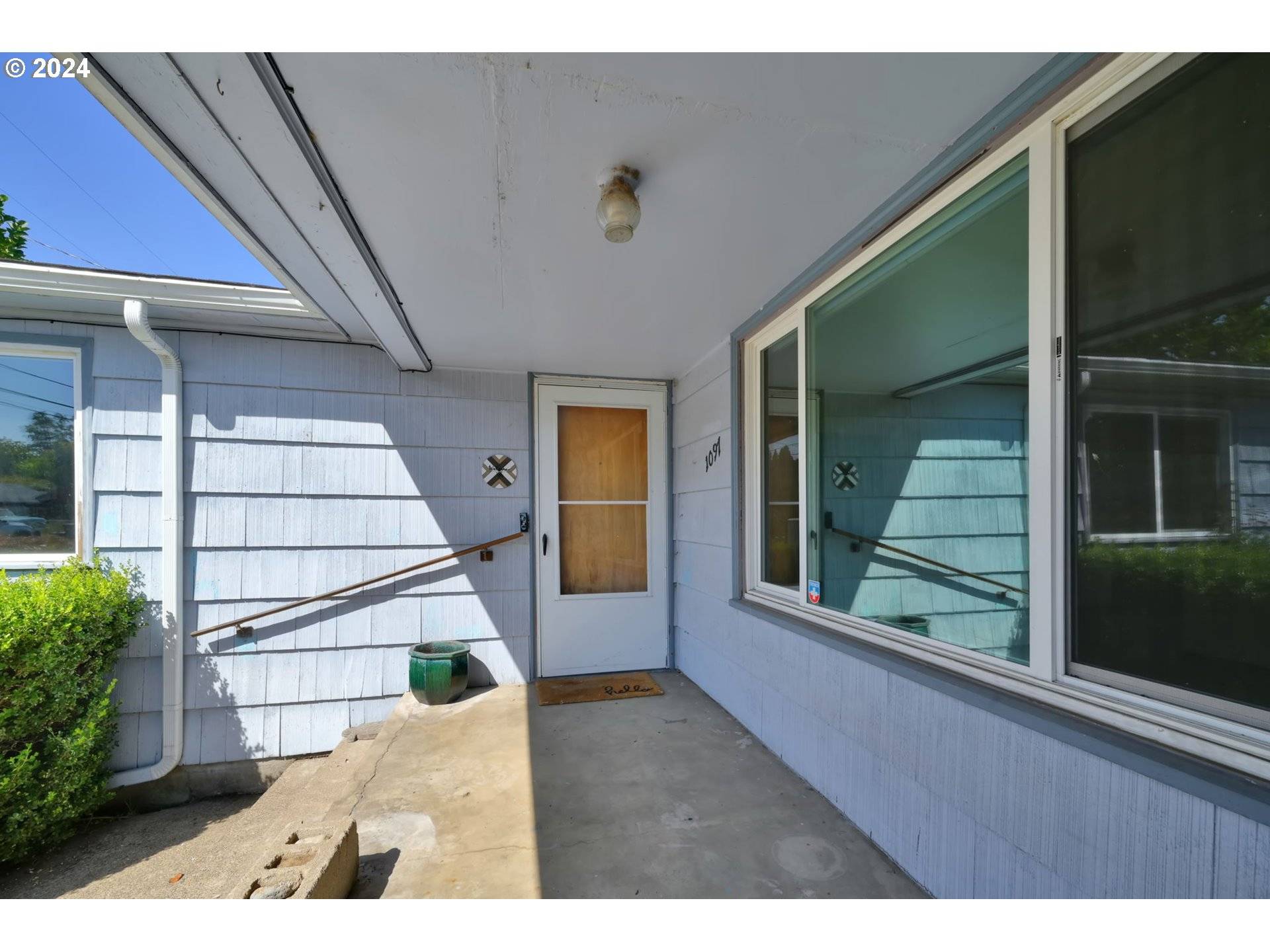 Eugene, OR 97404,1097 FAIRWAY DR
