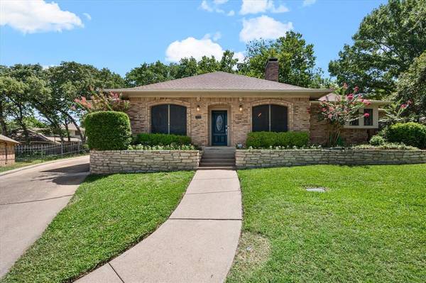 4701 Parliament Court, Arlington, TX 76017