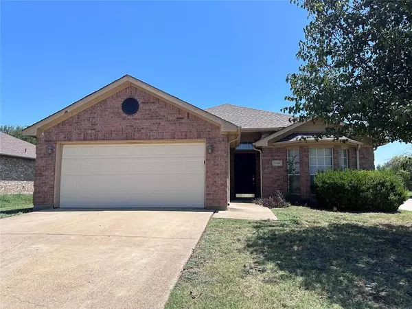 5346 Cedar Waxwing Lane,  Dallas,  TX 75236