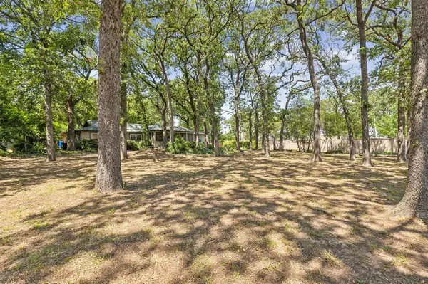 Hurst, TX 76053,824 W Bedford Euless Road W