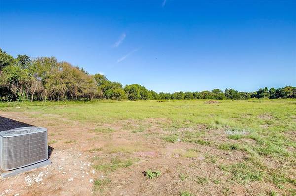 4417 County Road 423, Grandview, TX 76050