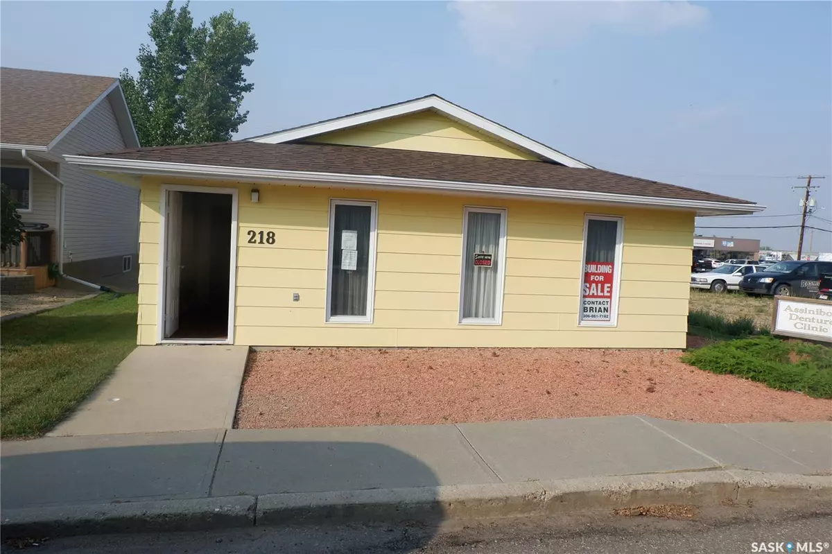 Assiniboia, SK S0H 0B0,218 2nd AVENUE W