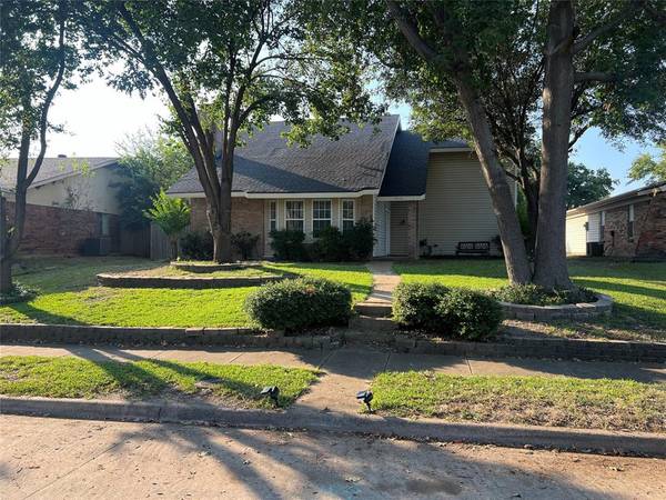 5514 Castleview Lane,  Garland,  TX 75044