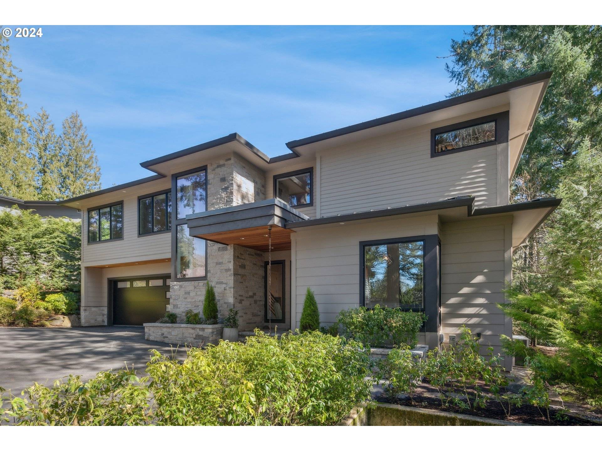 Lake Oswego, OR 97034,3096 WEMBLEY PARK RD
