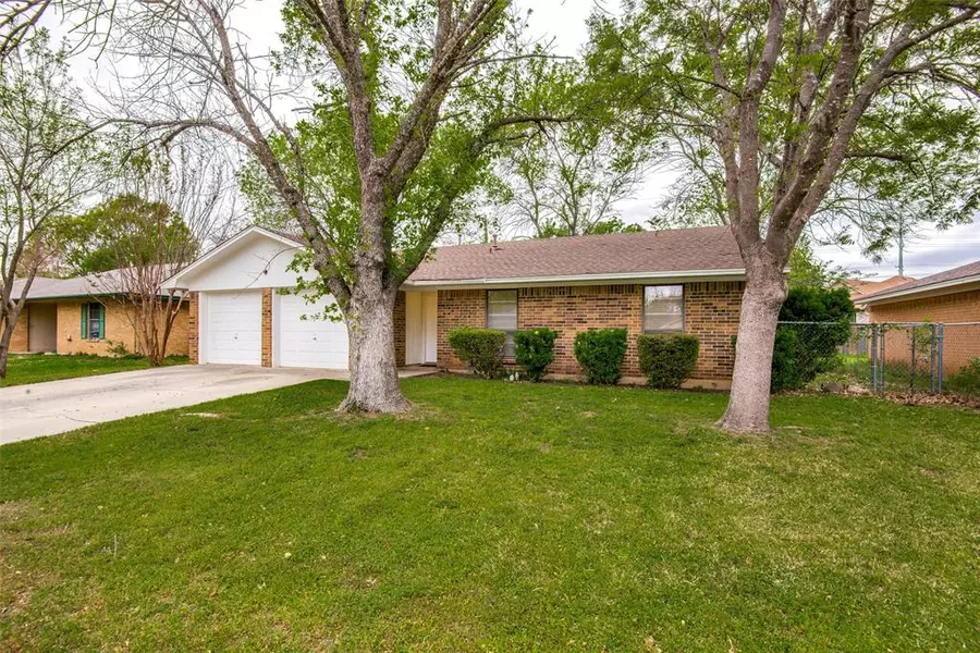 3323 Kingfisher Lane, Denton, TX 76209