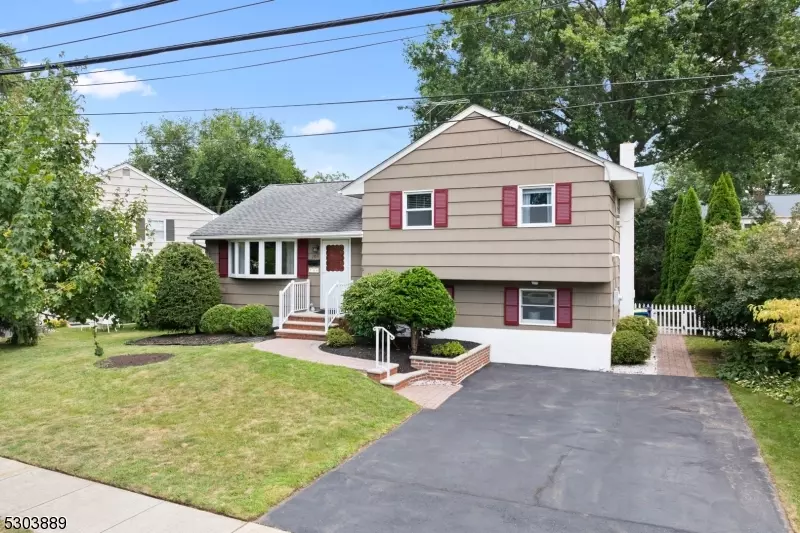 705 Cedar Crest Dr, Bound Brook Boro, NJ 08805