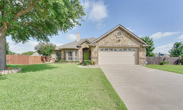 1504 Pacific Avenue, Ennis, TX 75119