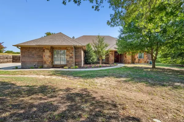 147 Rattling Antler Court, Azle, TX 76020