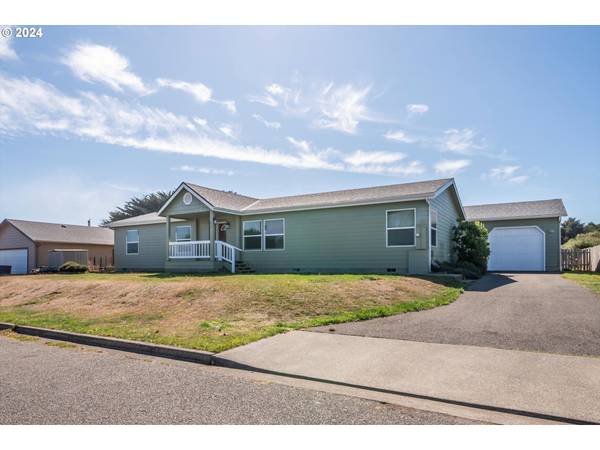 Bandon, OR 97411,837 12TH CT SW