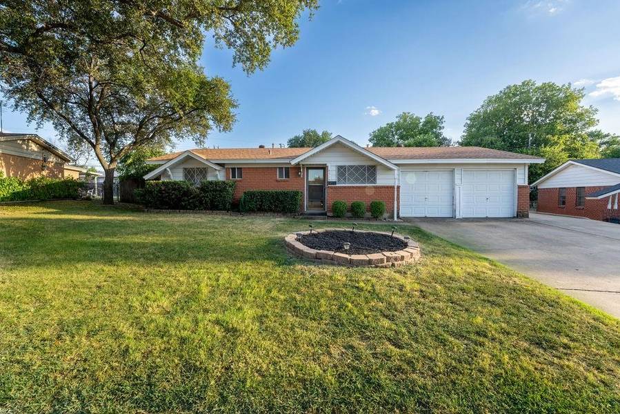 4516 Roxie Street, Haltom City, TX 76117