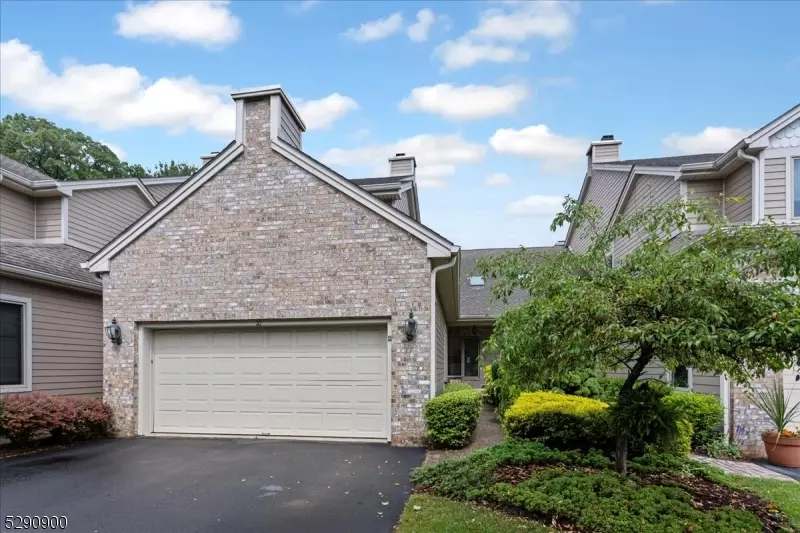 10 Baccarat Ct, Montville Twp., NJ 07045