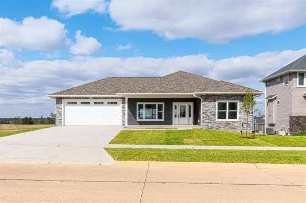 Solon, IA 52333,600 Majestic Oak Ridge