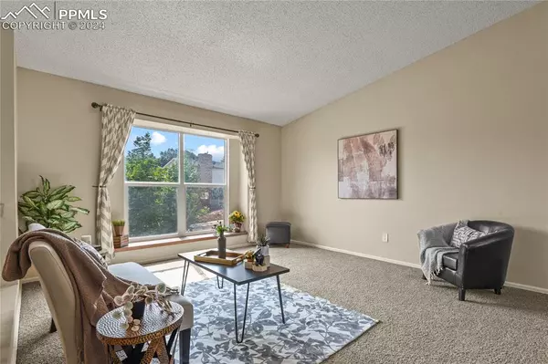 Colorado Springs, CO 80918,6540 Alberta DR