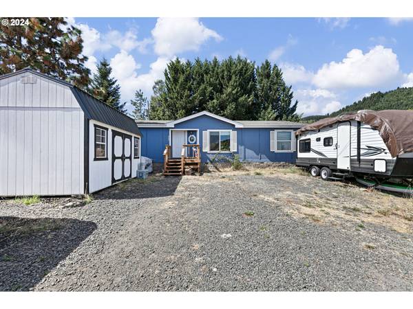 548 LOCUST CT, Yoncalla, OR 97499