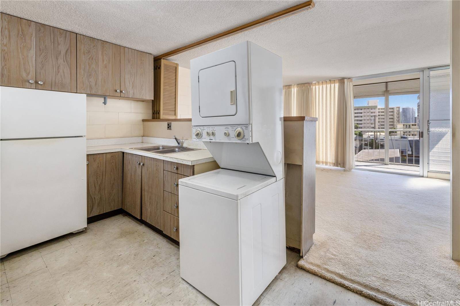 Honolulu, HI 96822,1716 Keeaumoku Street #304