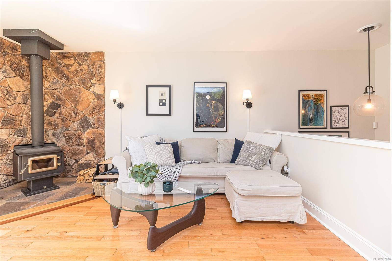 Victoria, BC V8V 2P2,210 Douglas St #4