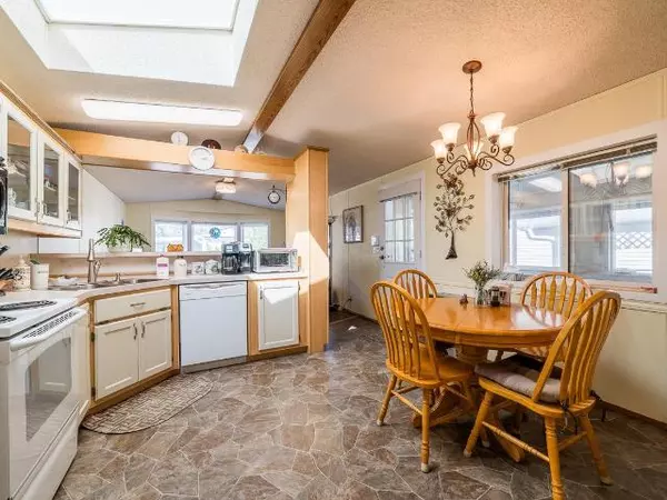 Kamloops, BC V2B 6W7,218 2400 OAKDALE WAY