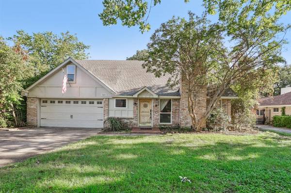 5609 Oak Brook Road,  Arlington,  TX 76016