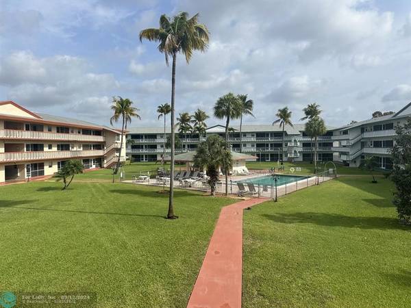 5300 Washington St  #124K,  Hollywood,  FL 33021