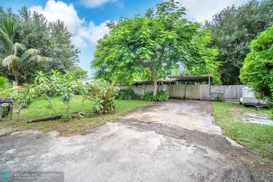 4155 Southview Rd, Greenacres, FL 33463