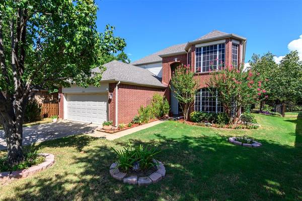 921 Lake Bluff Drive, Lake Dallas, TX 75065