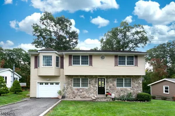 24 HARBOR DR, Jefferson Twp., NJ 07849