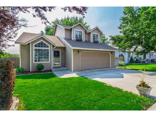 Hermiston, OR 97838,1575 SW RIVERHILL DR