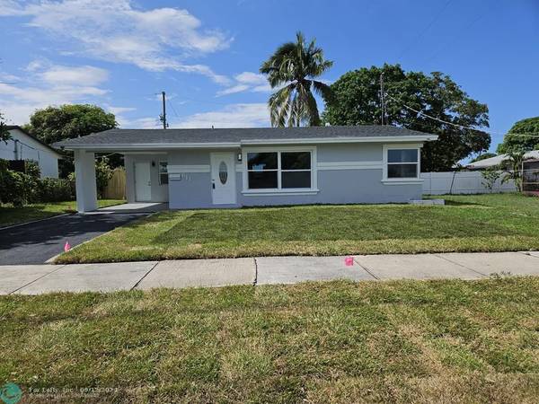 611 SW 15th St,  Deerfield Beach,  FL 33441