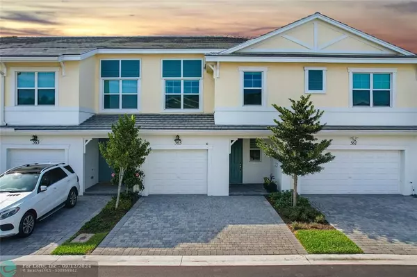 Deerfield Beach, FL 33442,563 Sanderling Cir  #563