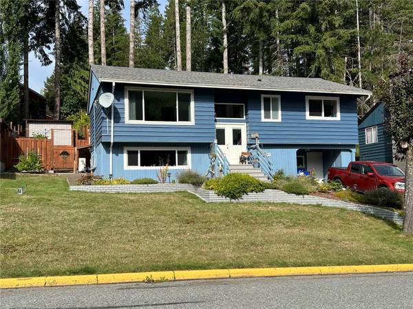 400 Nootka Dr, Gold River, BC V0P 1G0