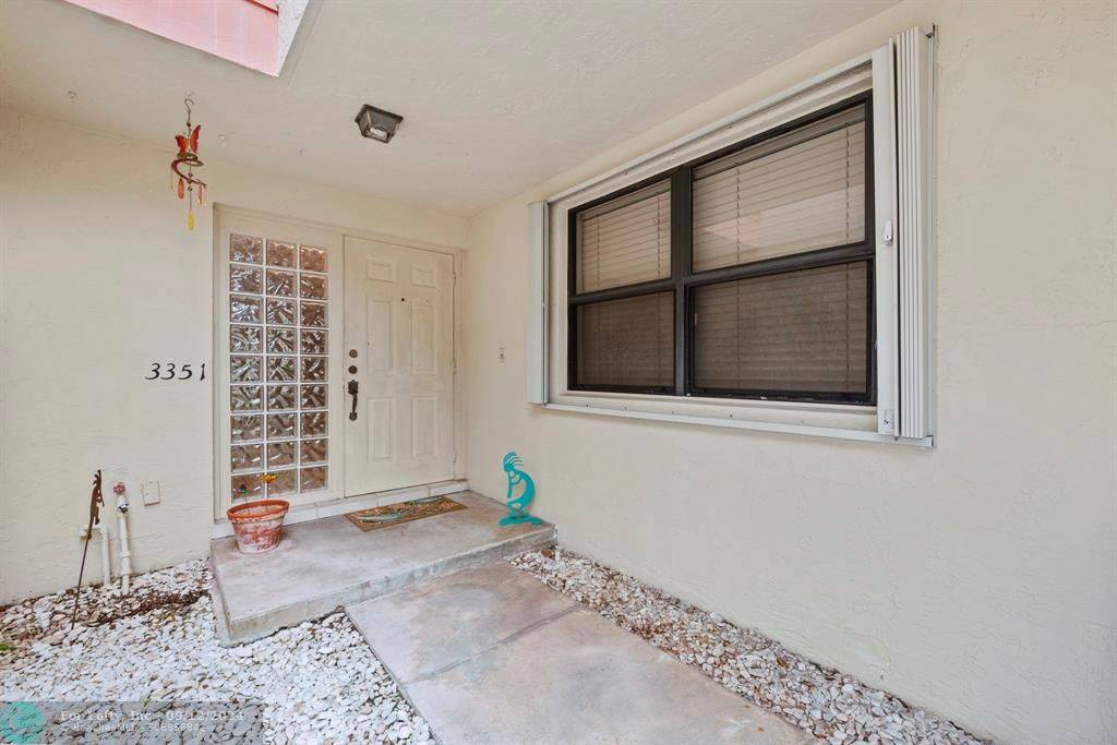 Hollywood, FL 33021,3351 Emerald Oaks Dr  #103