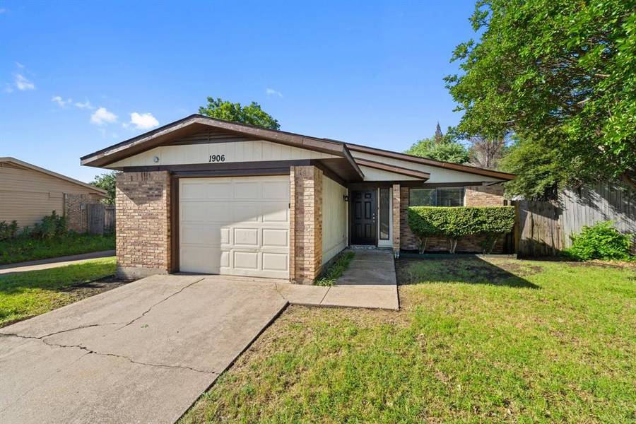 1906 Beacon Way, Fort Worth, TX 76140