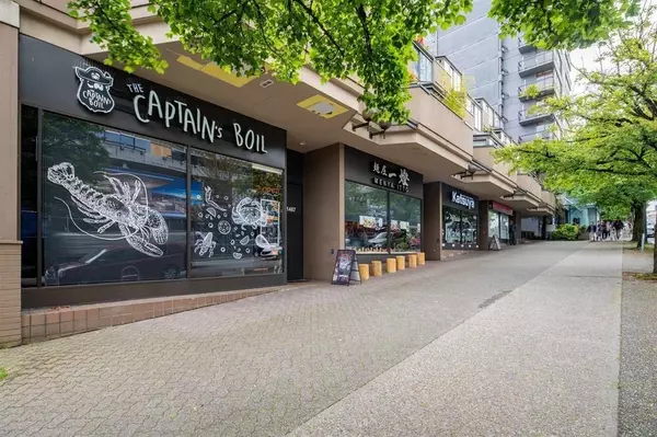 Vancouver, BC V6G 1C1,1463 ROBSON STREET