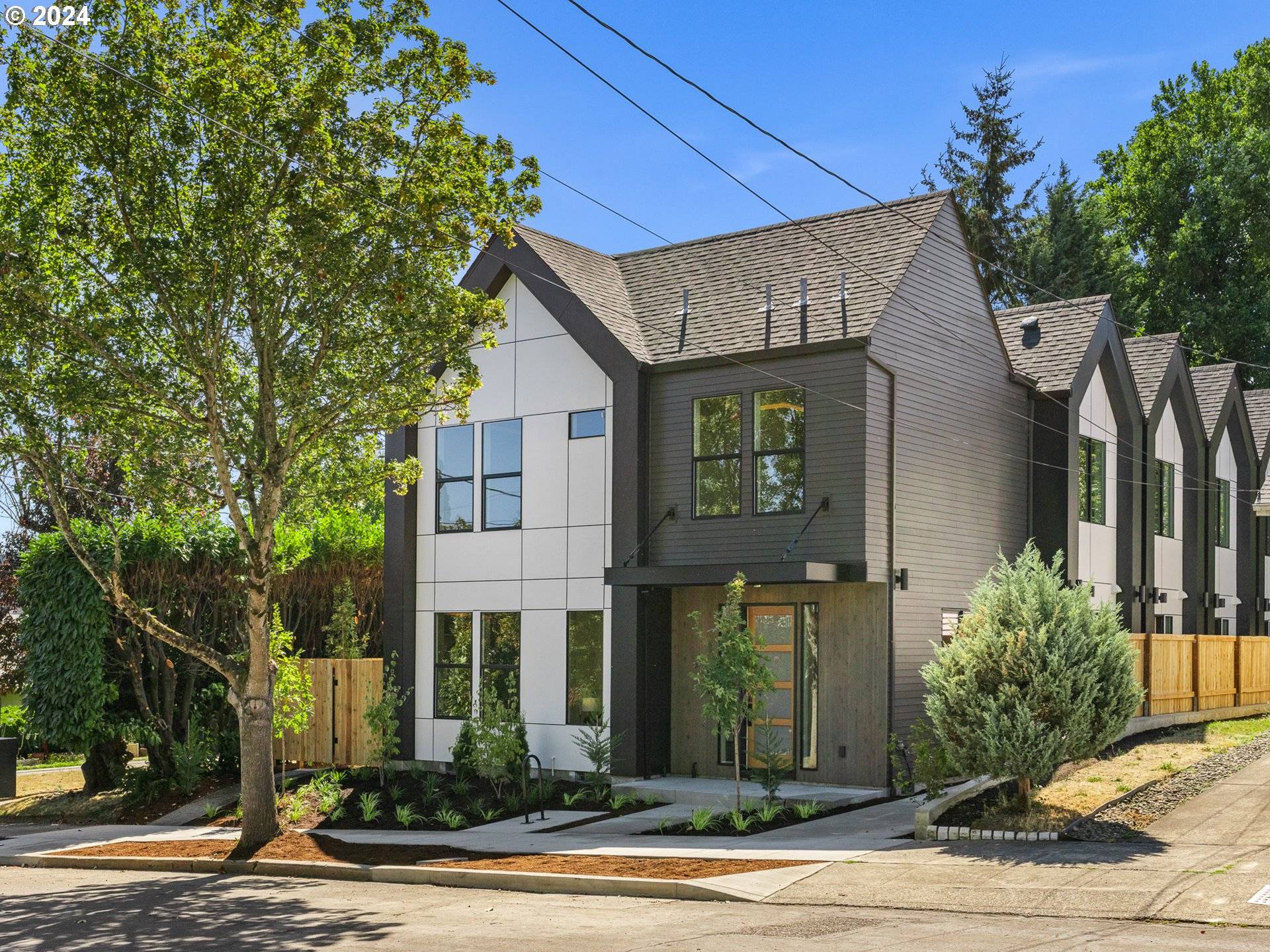 1792 SE Spokane ST #4, Portland, OR 97202