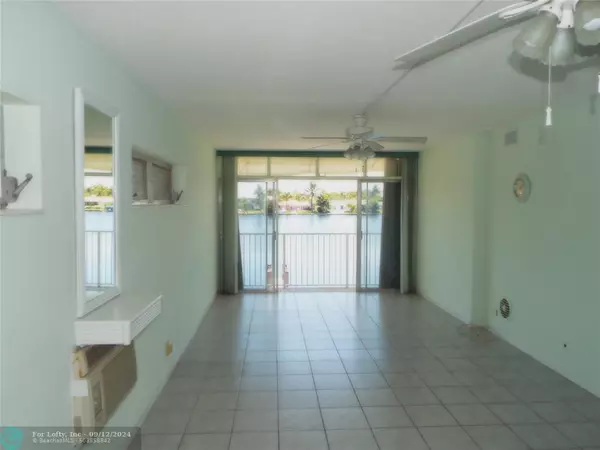 Pompano Beach, FL 33060,1371 SE 9th Ave  #4