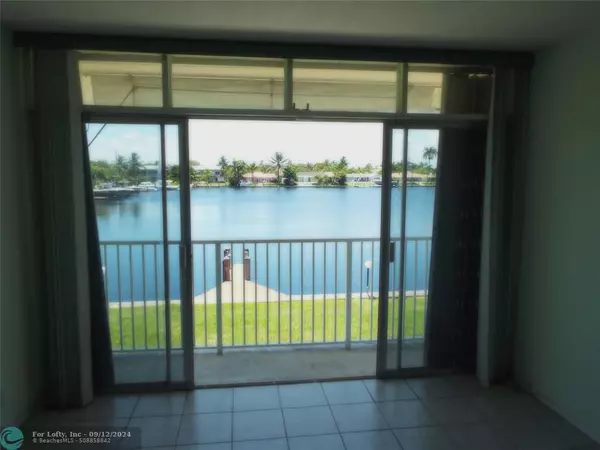 Pompano Beach, FL 33060,1371 SE 9th Ave  #4