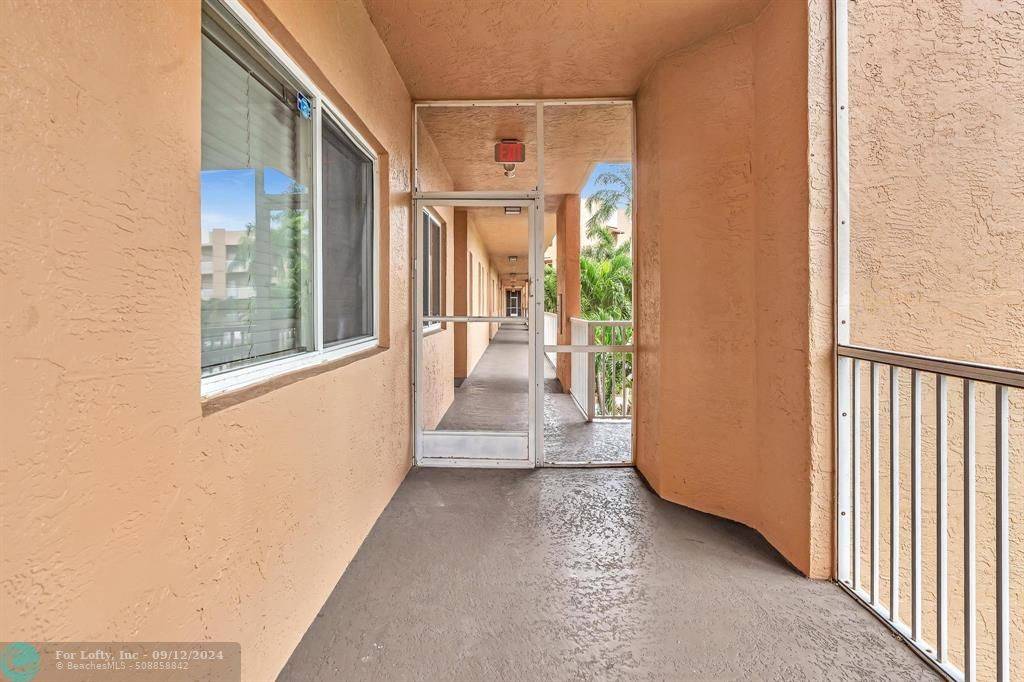 Tamarac, FL 33321,7715 Yardley Dr #201