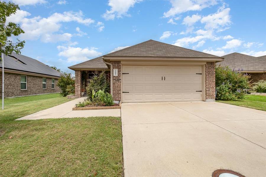 3402 Robin Road, Ennis, TX 75119