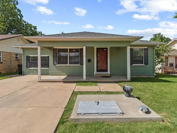 Moore, OK 73160,523 SW 2nd Street