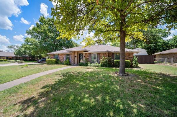 101 Santa Fe Circle,  Waxahachie,  TX 75165