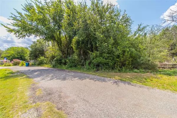 3117 Lynnwood Drive, Granbury, TX 76048