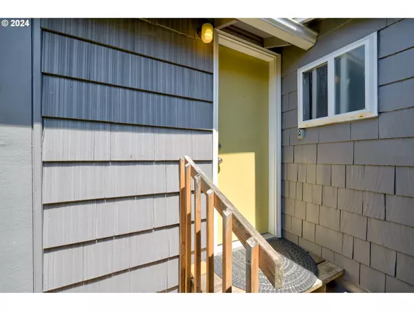 Long Beach, WA 98631,105 OCEAN BEACH BLVD S #3