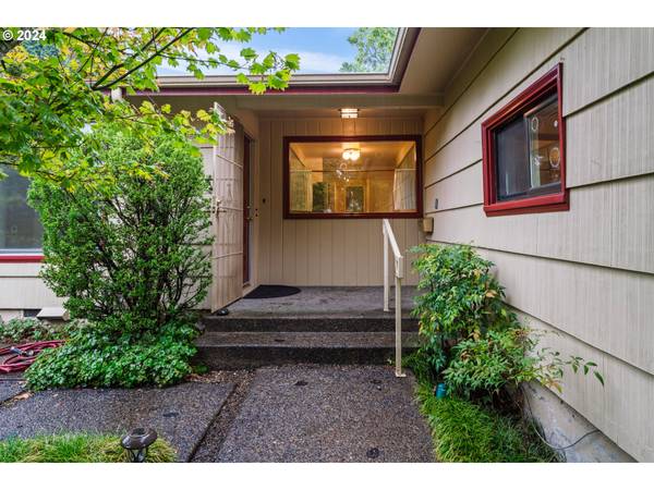 Eugene, OR 97402,822 W 18TH PL