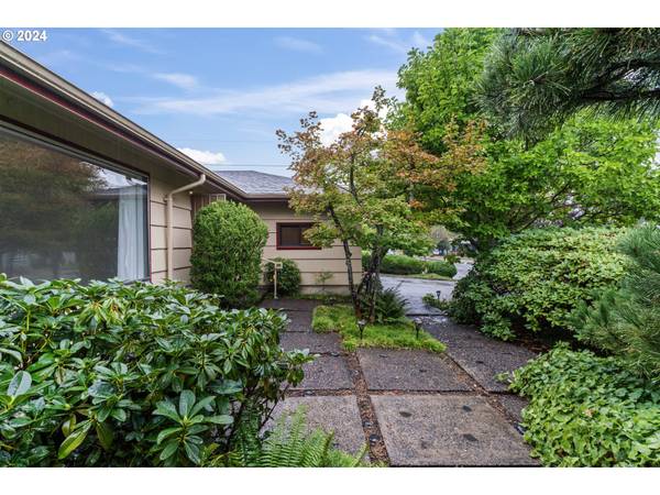 Eugene, OR 97402,822 W 18TH PL