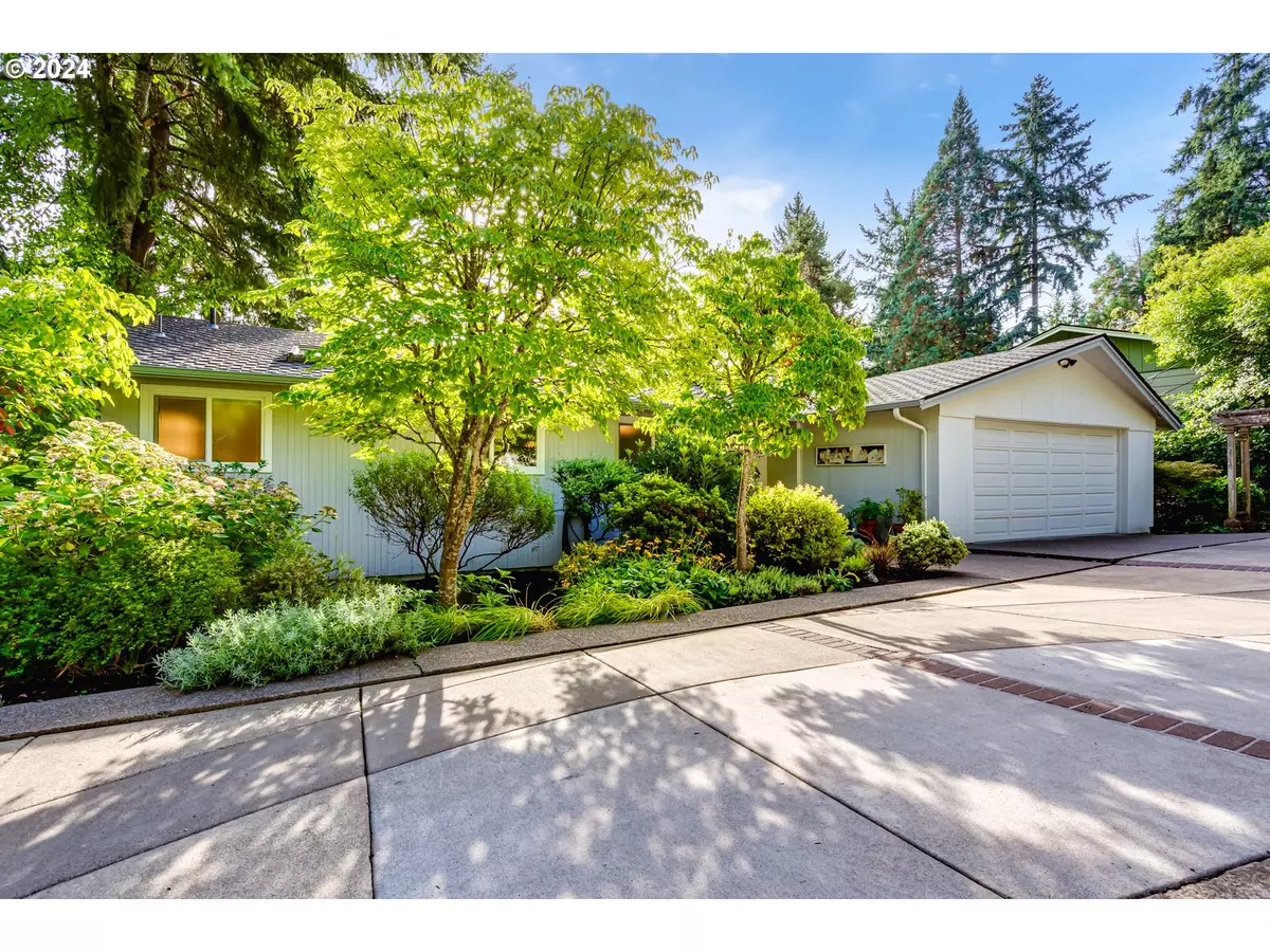 Eugene, OR 97403,2555 BIRCH LN