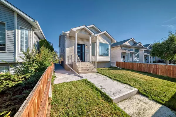 Calgary, AB T2B 2V8,251 Erin Meadow Close SE