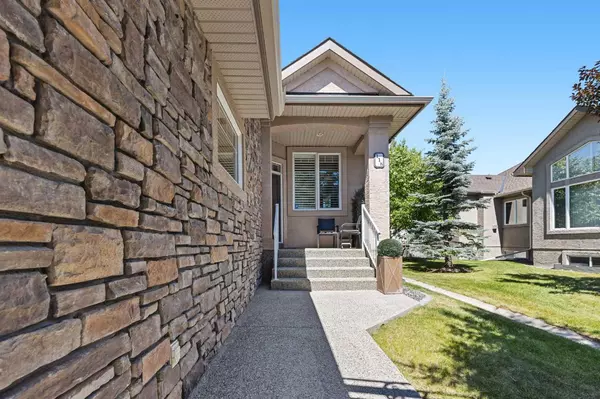 Calgary, AB T3H 5X1,118 Wentworth LNDG SW