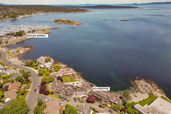 Oak Bay, BC V8S 2N4,1211 BEACH Dr #105